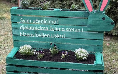Svim učenicima i djelatnicima želimo sretan i blagoslovljen Uskrs!